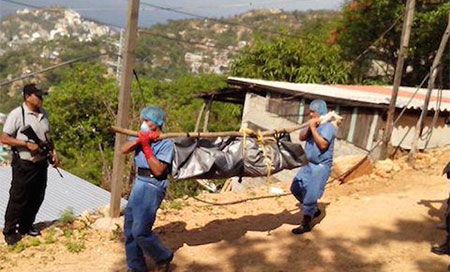 la trajedia de acapulco Encuentran más de 10 cuerpos en fosas clandestinas en Acapulco